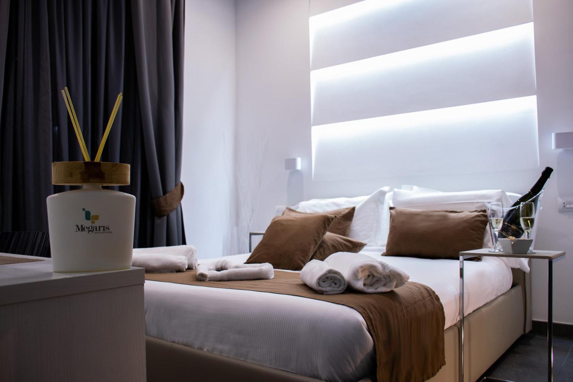 נאפולי Megaris Luxury Suite Rooms מראה חיצוני תמונה